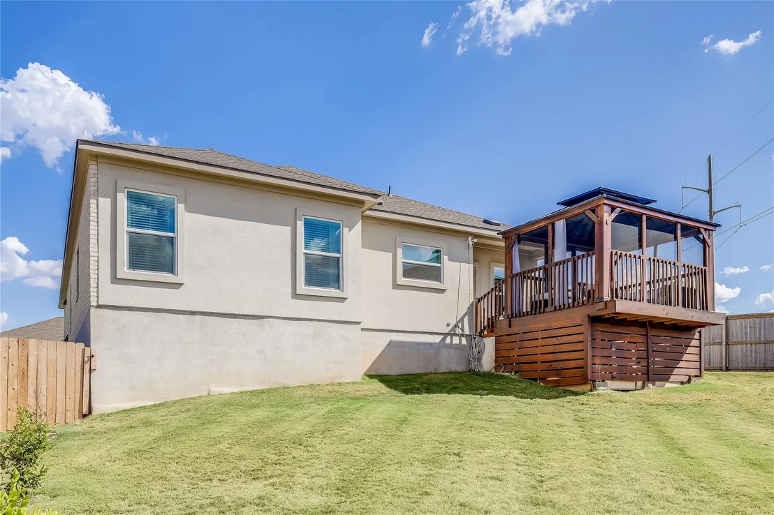 Photo of 1101 Bluewood BND