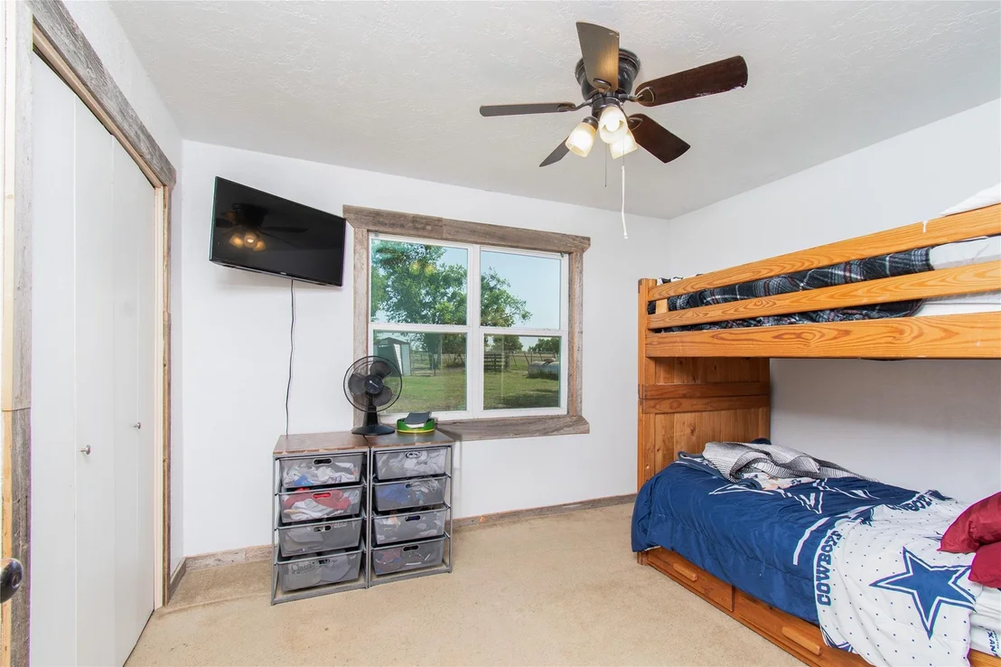 Photo of 8490 E HWY 190