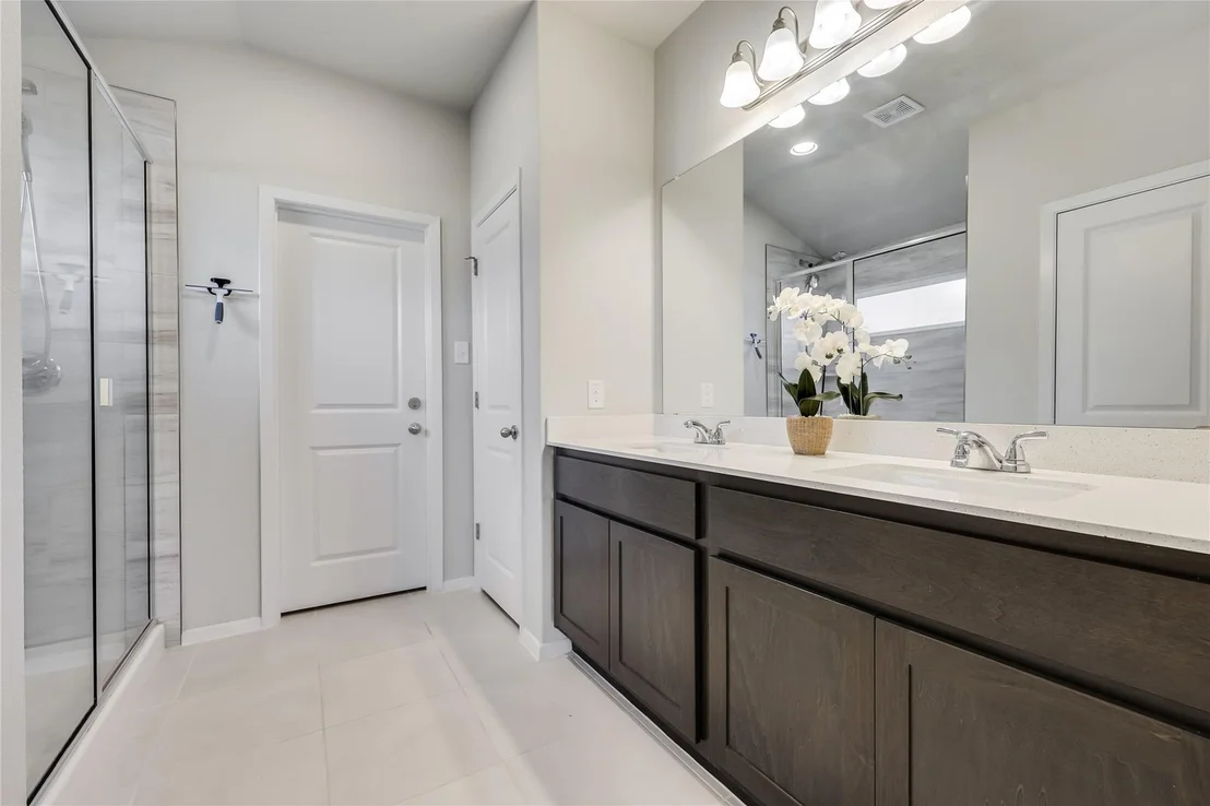 Photo of 21522 Horseshoe LOOP