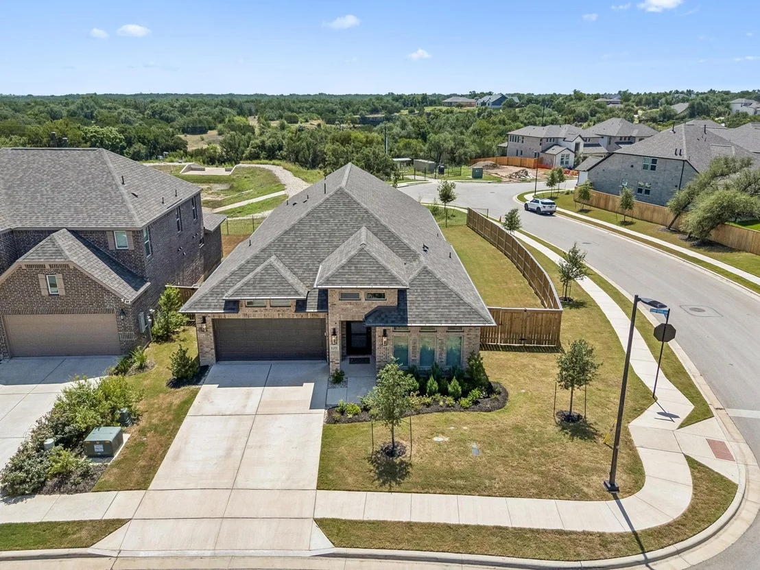 Photo of 1200 Scenic Green LOOP