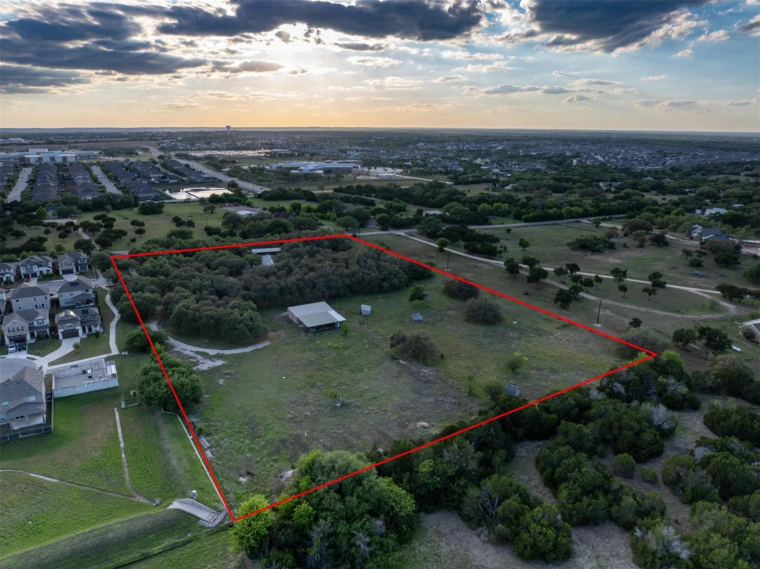 Photo of 1050 Oak Grove RD