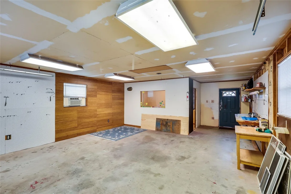 Photo of 1105 Farm ST