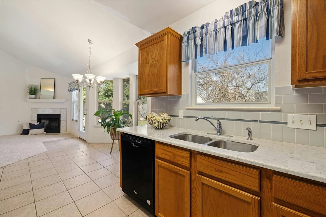 Photo of 512 Millcreek LN