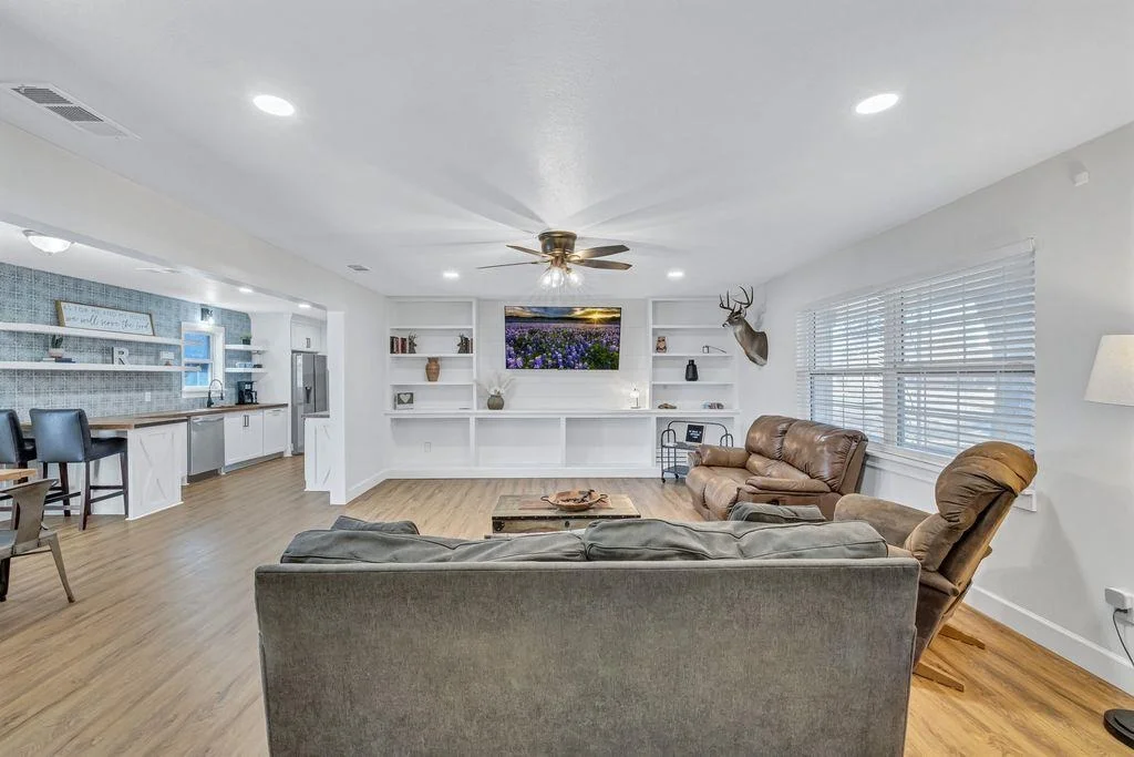 Photo of 309 W Avenue H Ave