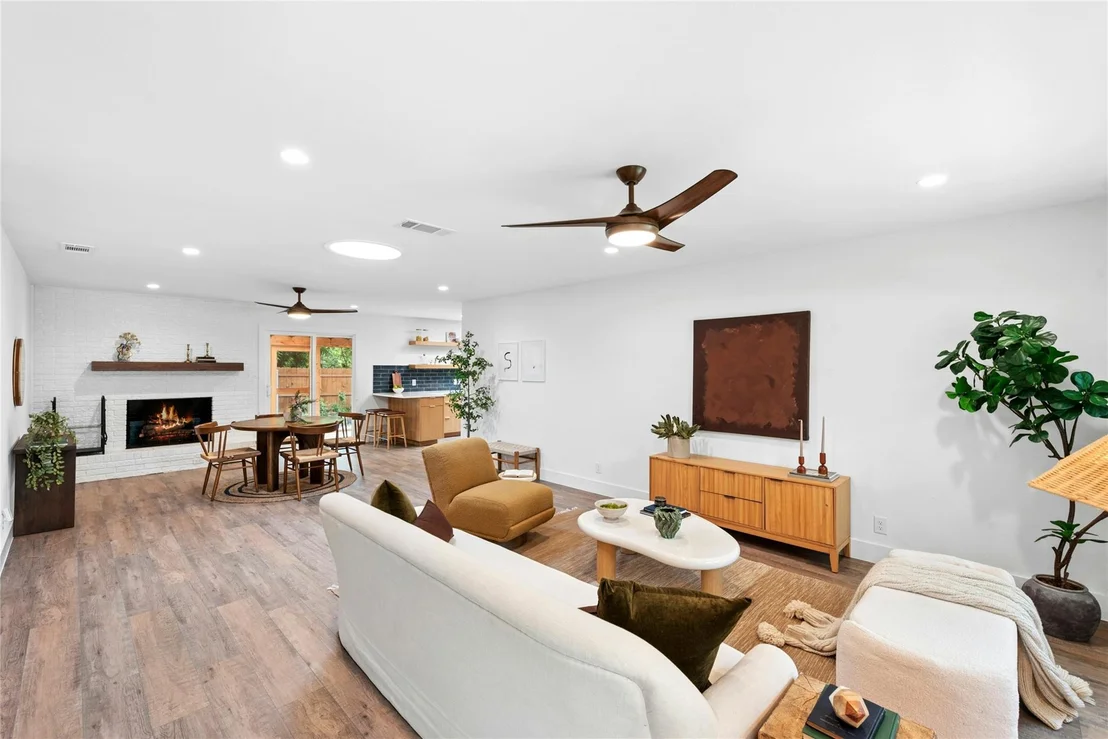 Photo of 8601 Winding WALK