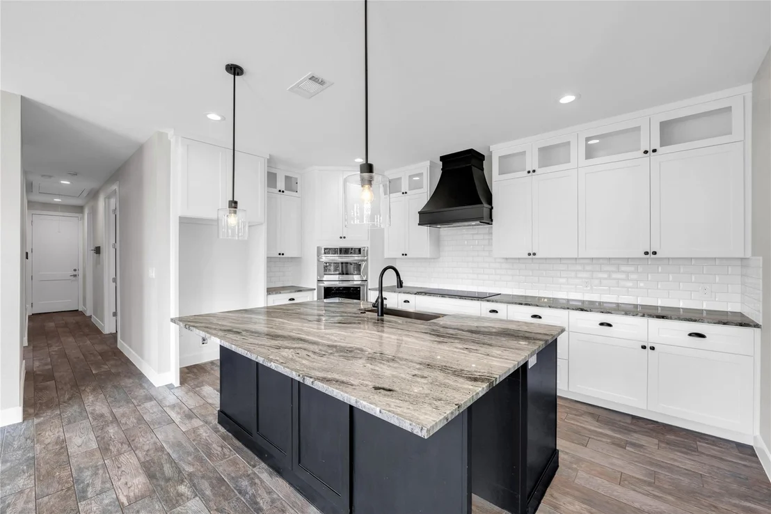 Photo of 3205 Douglas DR