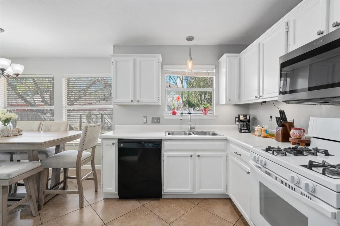Photo of 1002 Pathfinder WAY