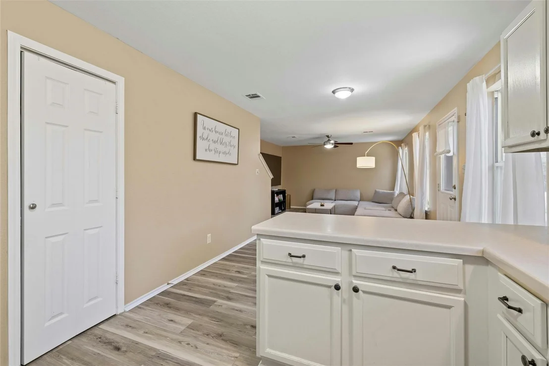 Photo of 404 Meadow Park DR