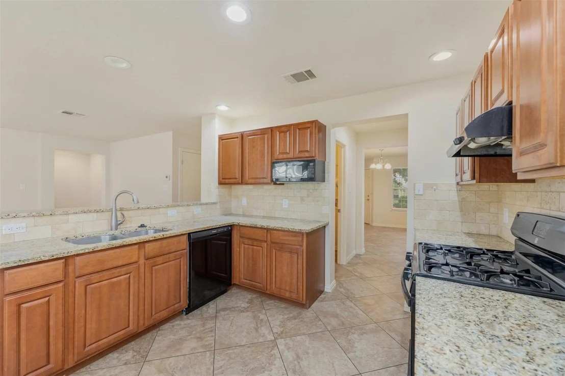 Photo of 18412 Sunhaven CV