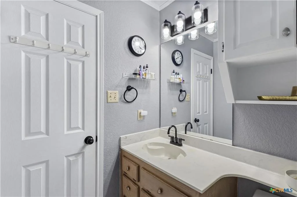 Photo of 1711 Lynx CIR