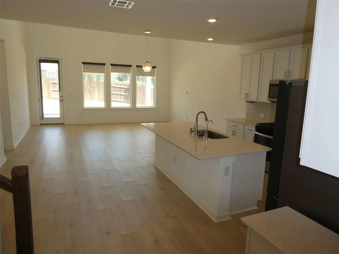 Photo of 1804 W CROW HOP VW