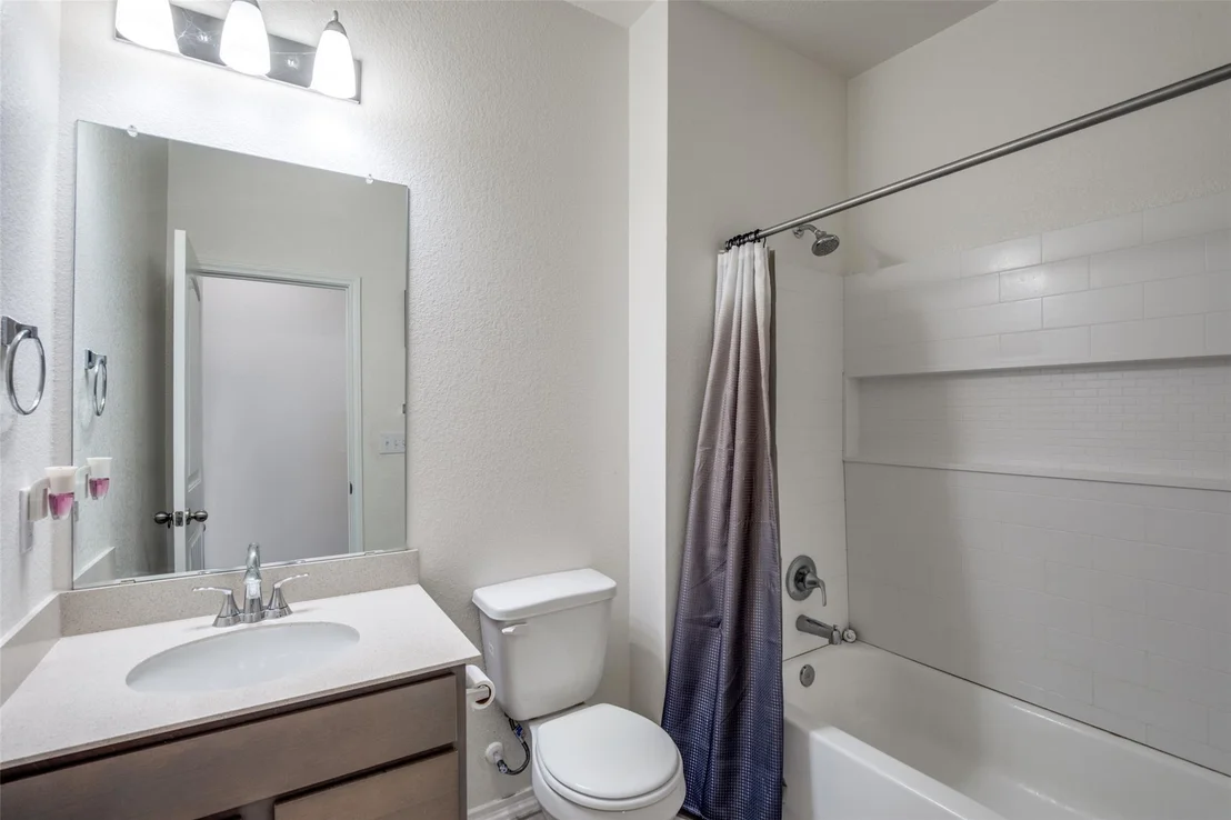 Photo of 211 Pitkin DR