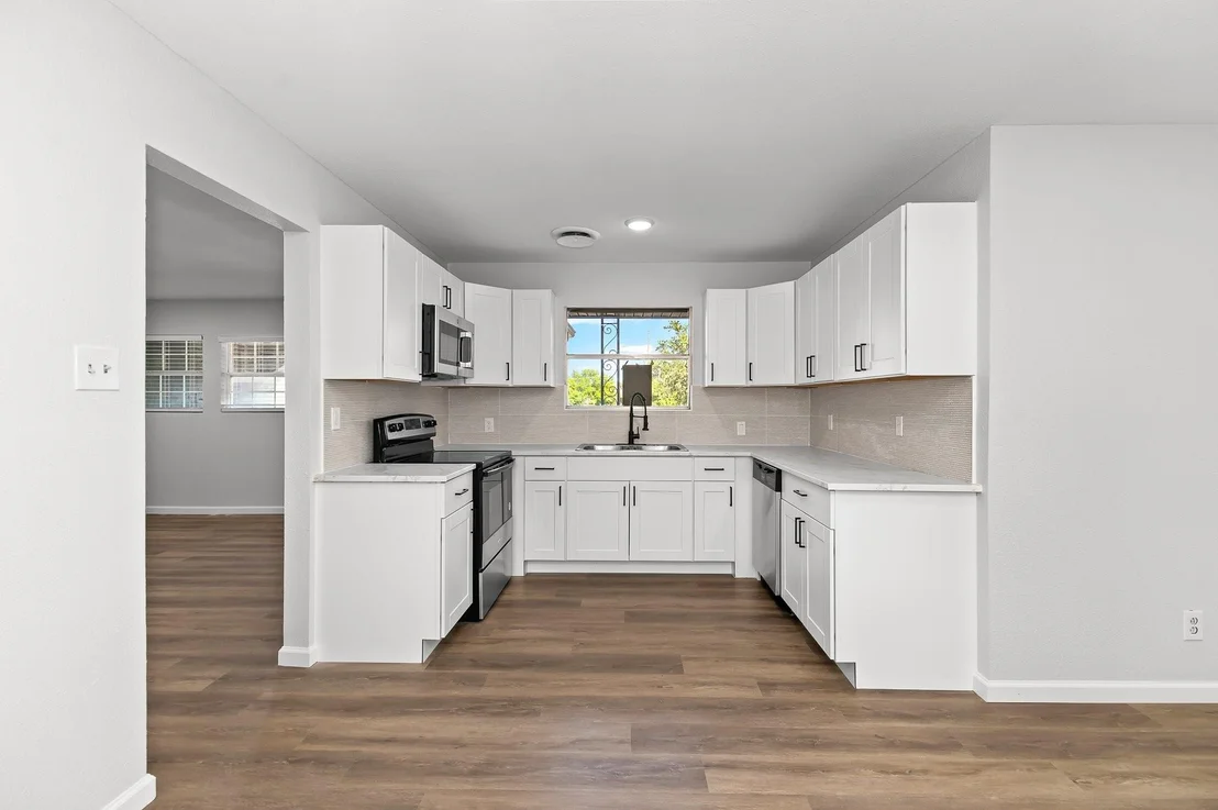 Photo of 1411 Violet Ave