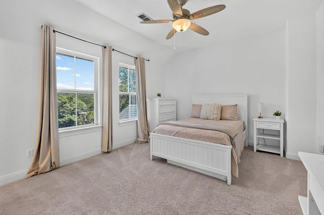 Photo of 1010 Canyon Edge DR