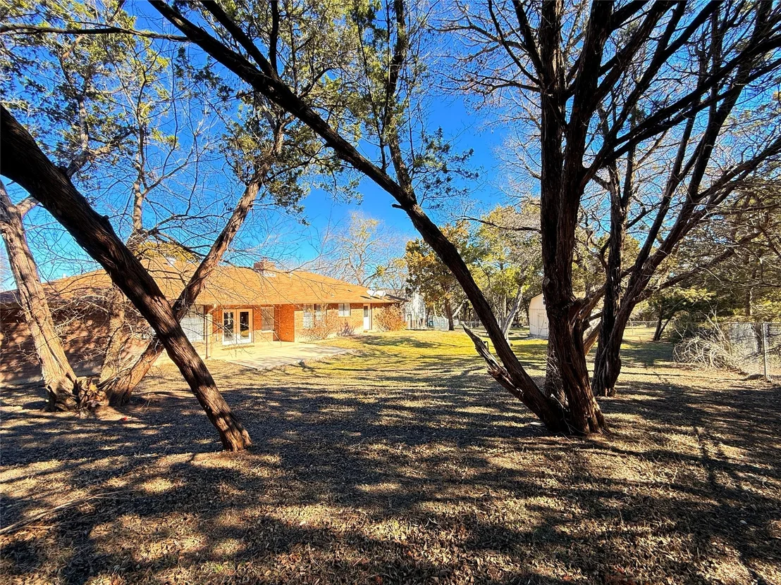 Photo of 2111 Chinaberry CIR
