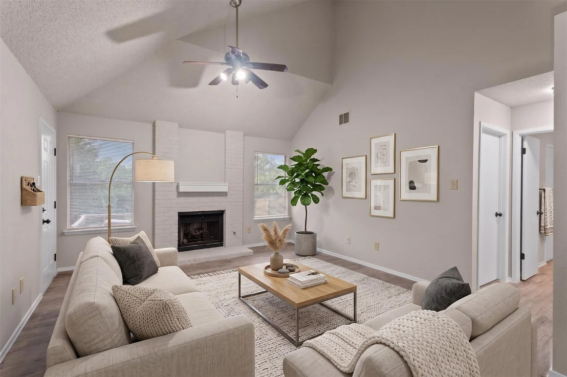 Photo of 16900 Village Oak LOOP