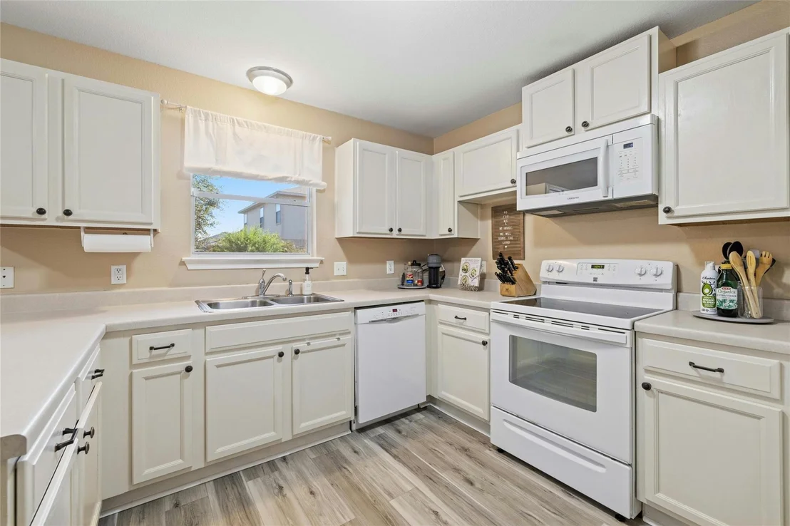 Photo of 404 Meadow Park DR