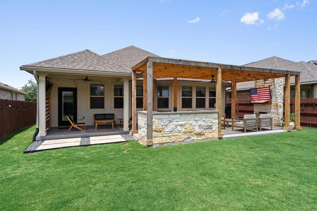 Photo of 705 Hereford LOOP