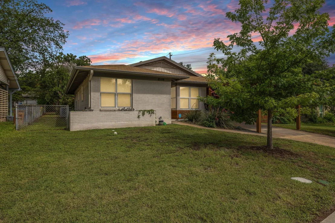 Photo of 8508 Contour DR