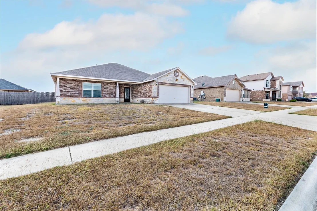 Photo of 606 W Libra DR