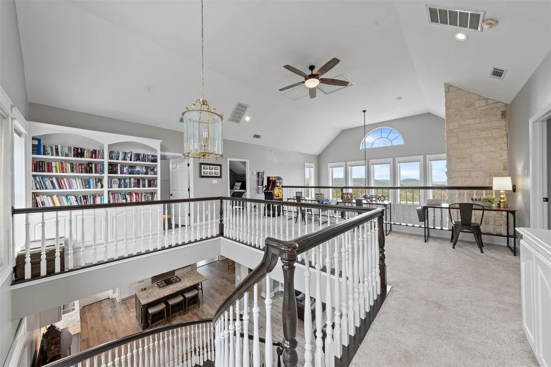 Photo of 5926 Lakeside DR