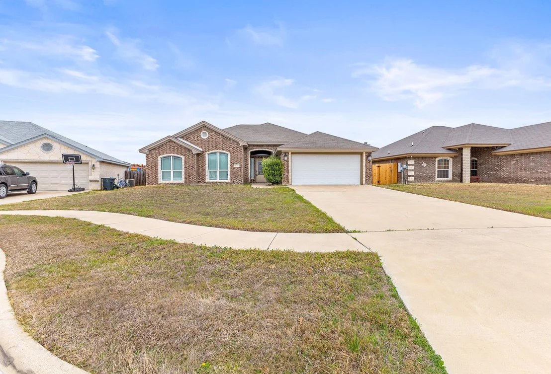 Photo of 4007 Salt Fork DR