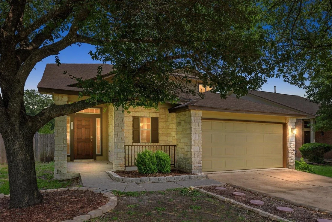 Photo of 15411 Ora LN