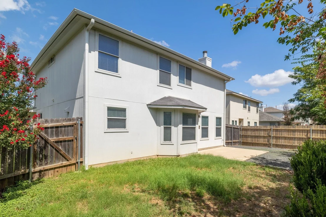 Photo of 412 Colonial Park BLVD