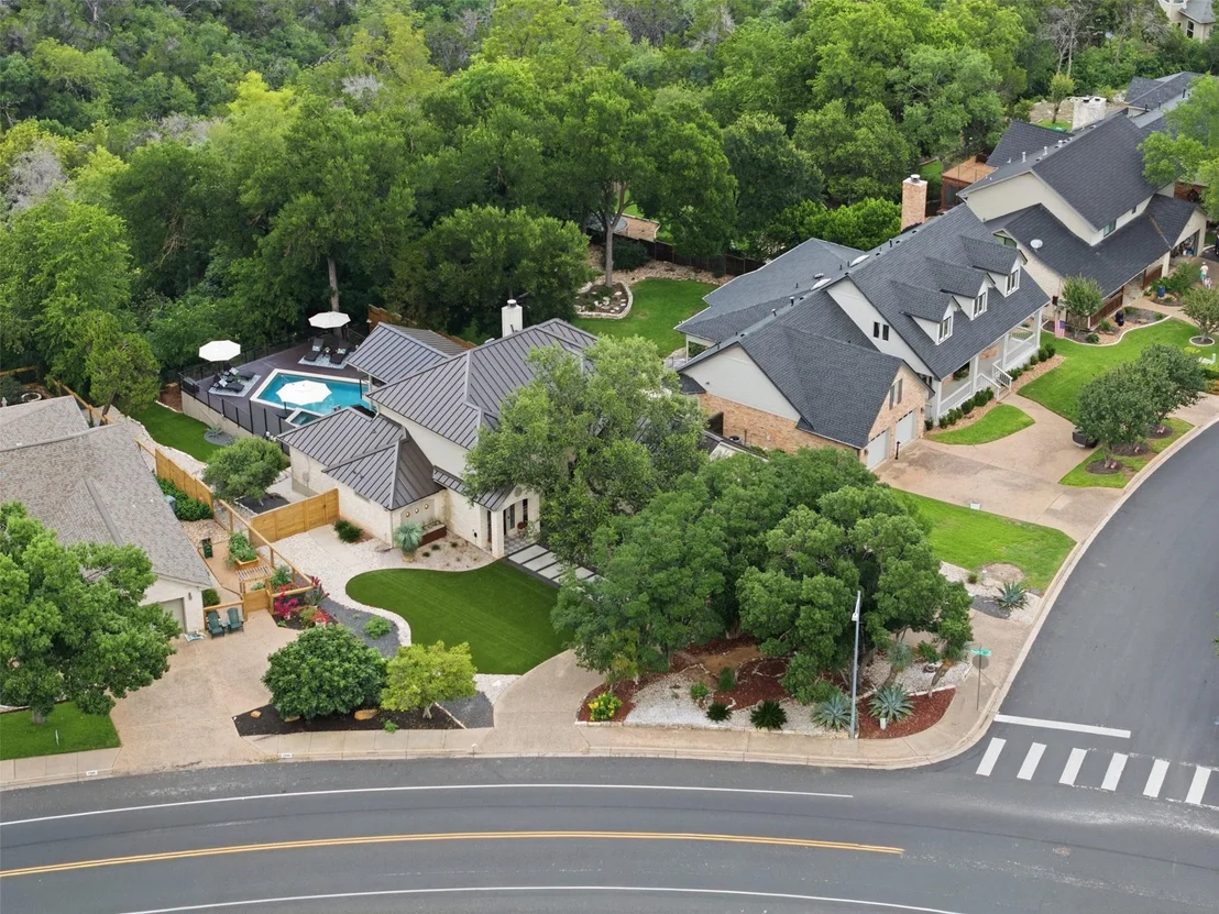 Photo of 7004 Beauford DR