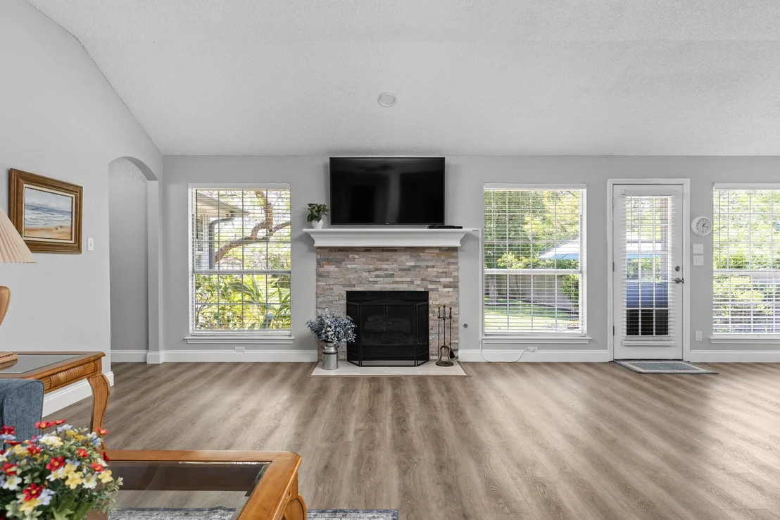 Photo of 1212 Willow Creek DR
