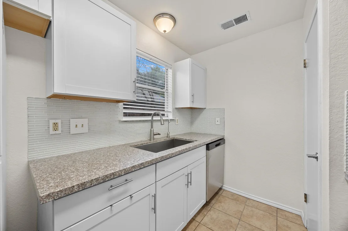 Photo of 1006 Edgerly LN