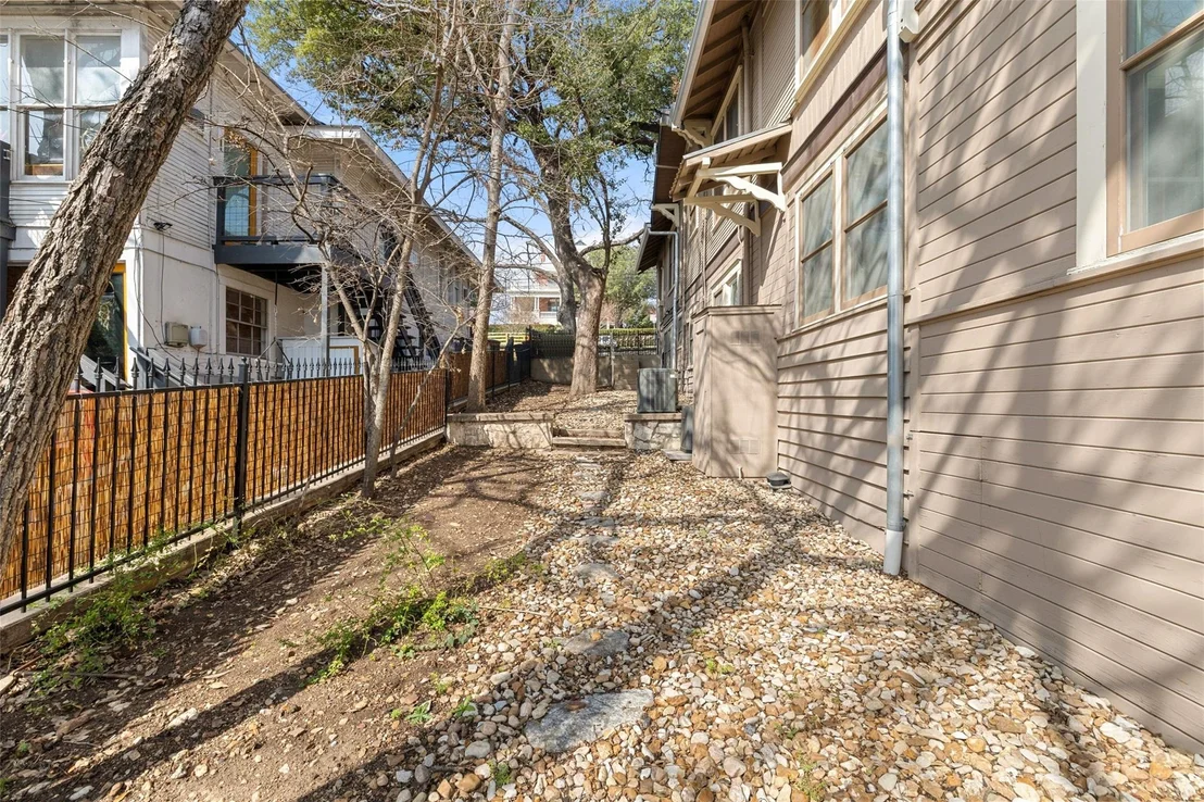 Photo of 613 Baylor ST