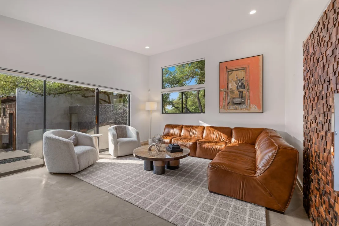 Photo of 10109 Devereux DR