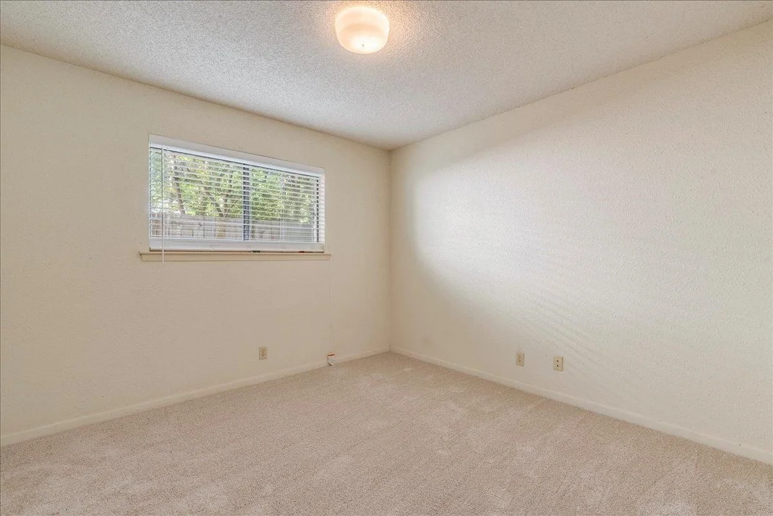 Photo of 7300 Tanbark CV