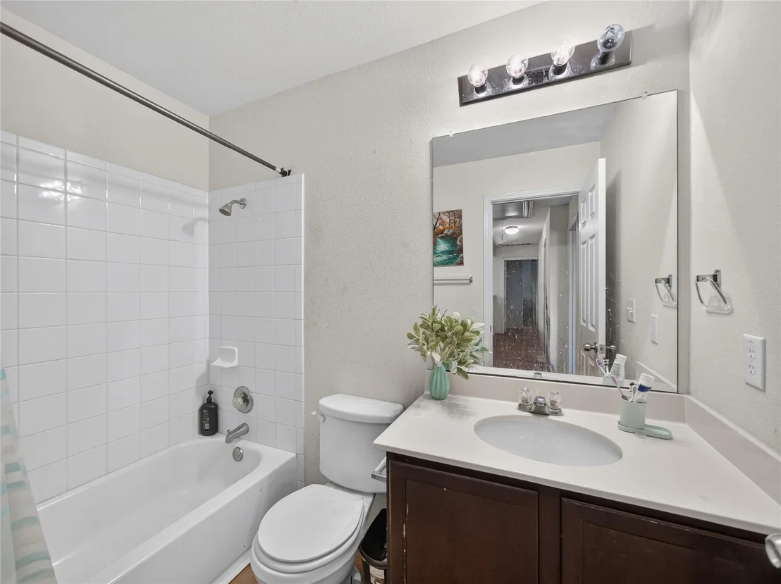 Photo of 417 Foxglove DR