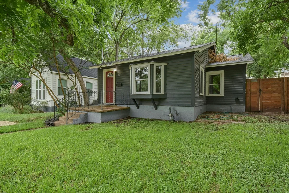 Photo of 3310 Robinson Ave