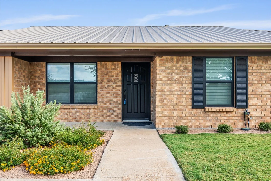 Photo of 6950 Stallion RD