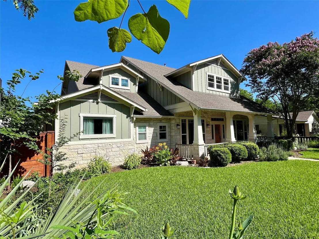 Photo of 2204 Lindell Ave