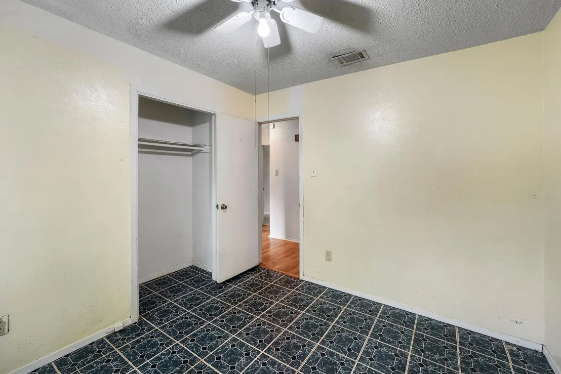 Photo of 5107 Suburban DR