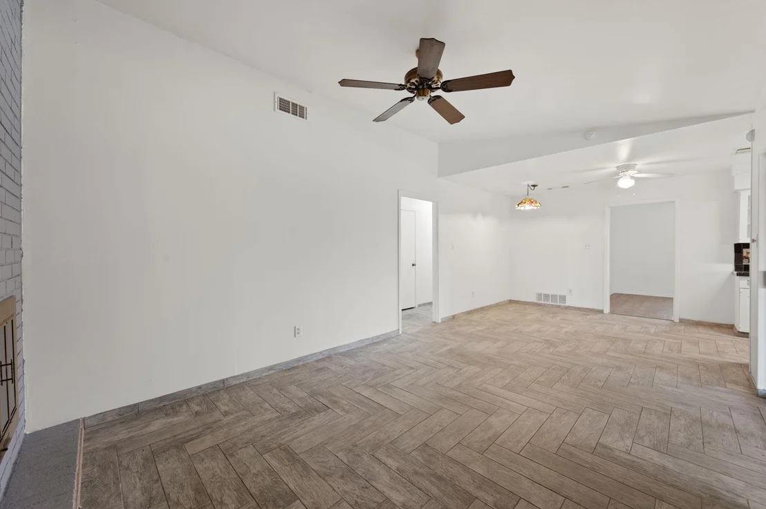 Photo of 1400 Summit CIR