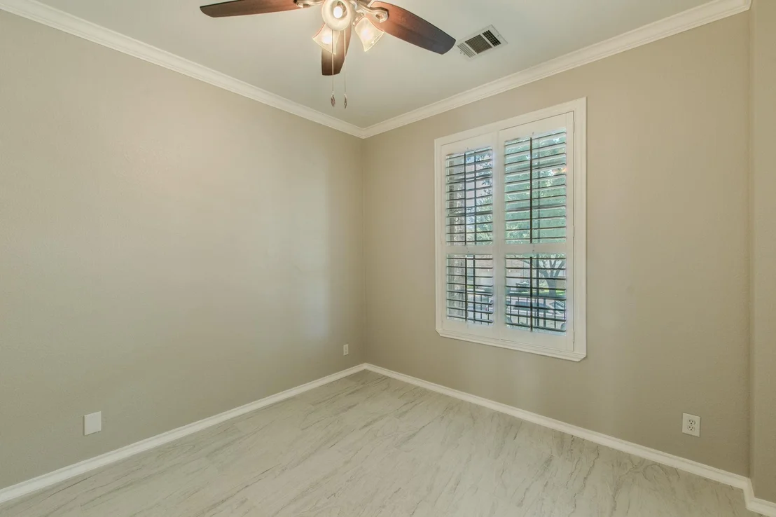 Photo of 3988 Lord Byron CIR