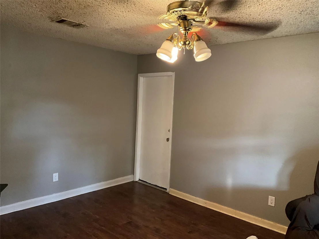 Photo of 3000 E 3rd ST