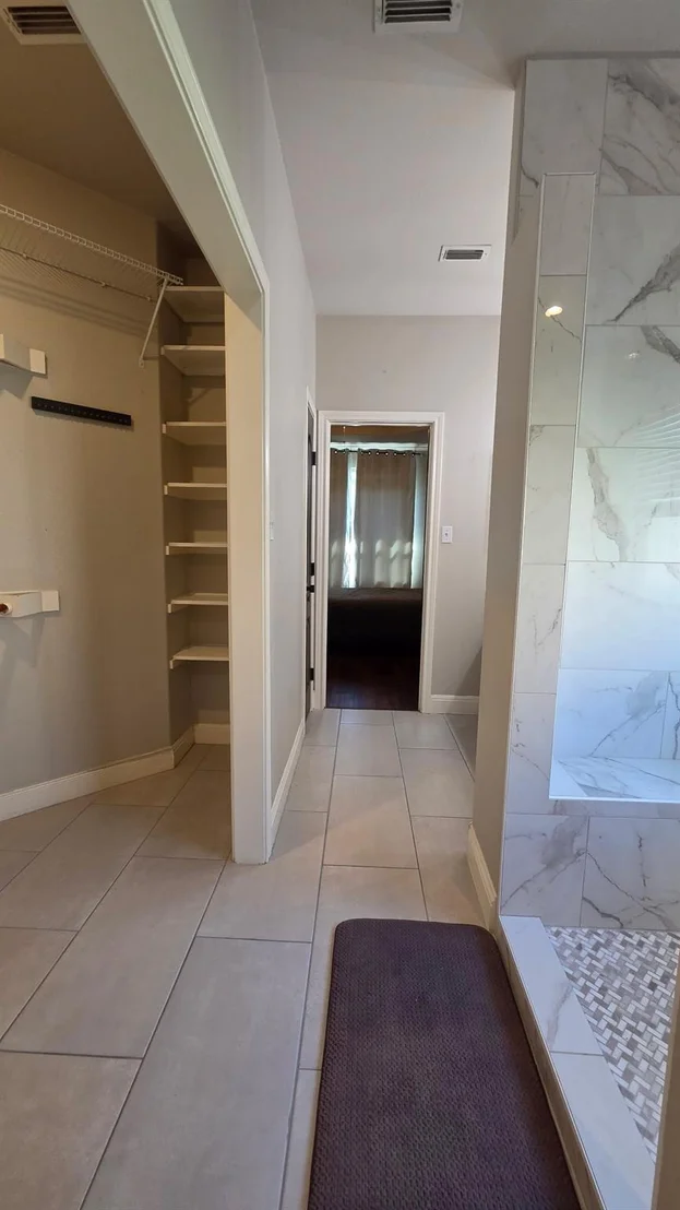Photo of 125 Rose Mayer LOOP