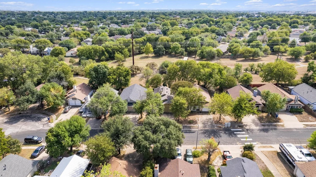 Photo of 1809 Heatherglen LN