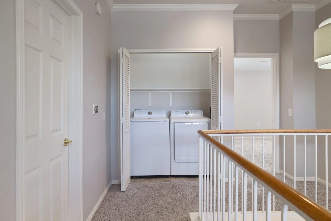 Photo of 412 Colonial Park BLVD