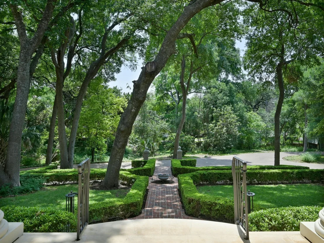 Photo of 3501 Hampton RD