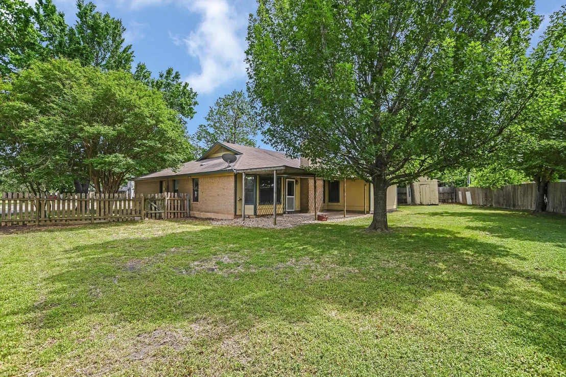 Photo of 111 Creekside DR