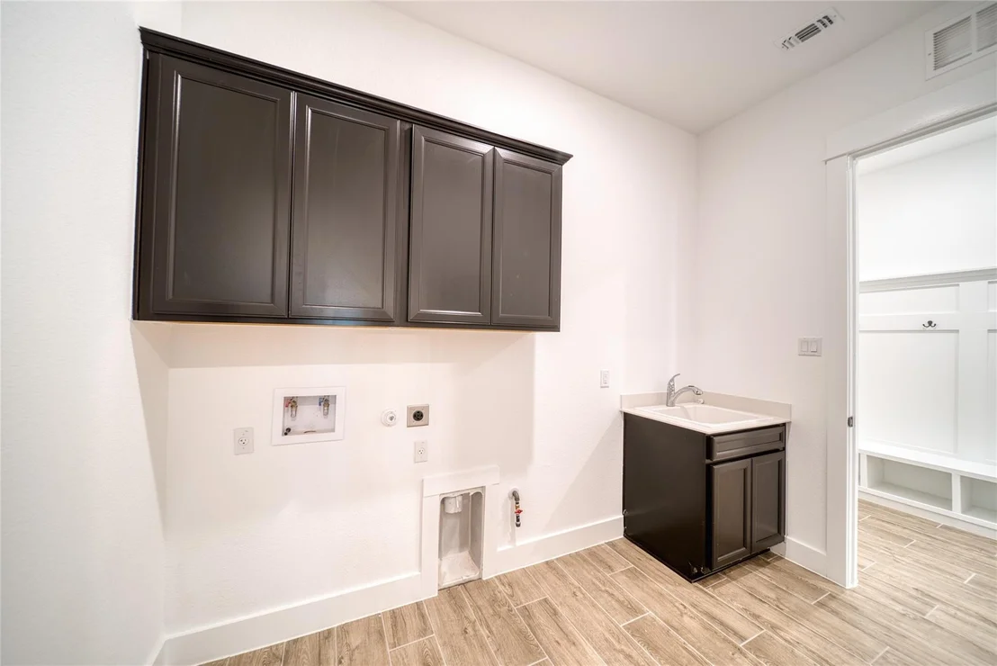 Photo of 3321 Mongolian DR