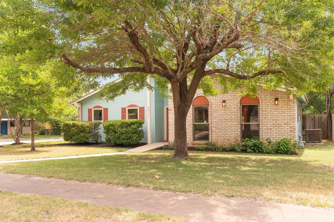 Photo of 6411 King George DR