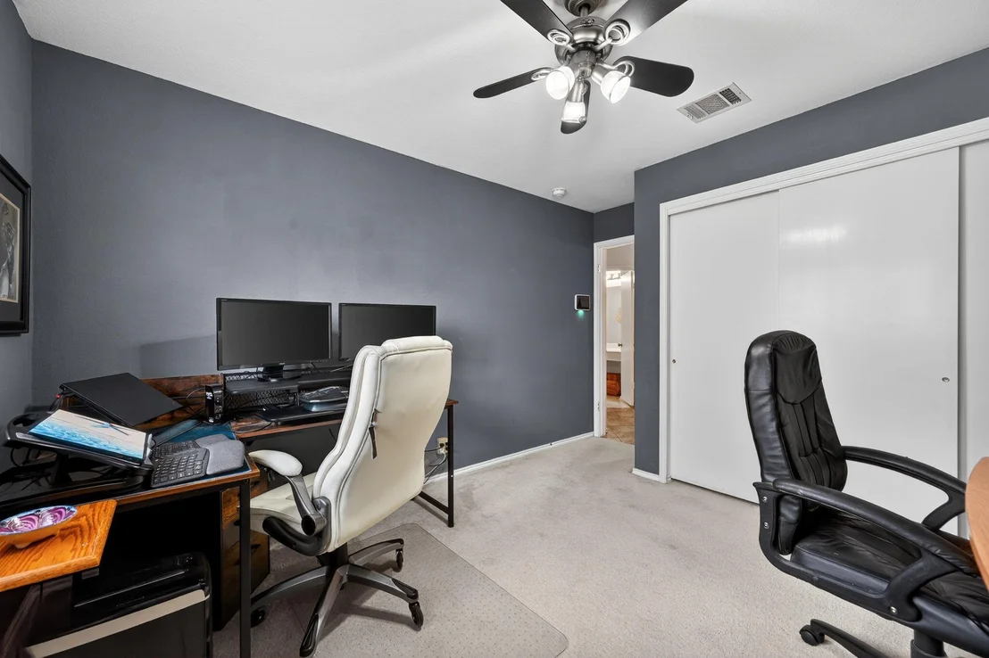 Photo of 903 E Olympic DR